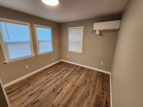 355 W Neosho St in Granby, MO - Foto de edificio - Building Photo