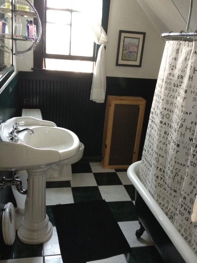 78 Brington Rd, Unit 1 in Brookline, MA - Building Photo - Building Photo