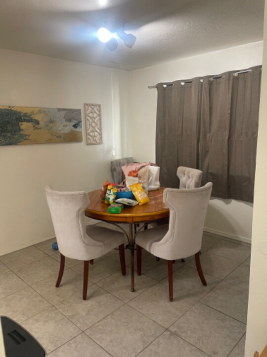 6005 Fortuna Rd NW, Unit B in Albuquerque, NM - Foto de edificio