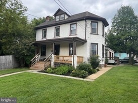 1224 Bethlehem Pike in Glenside, PA - Building Photo