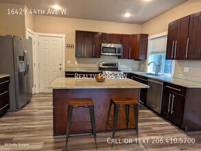 16429 44th Ave W in Lynnwood, WA - Building Photo - Building Photo