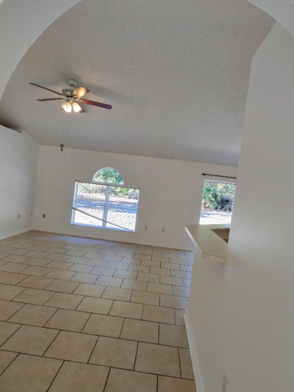 19 Leidel Dr in Palm Coast, FL - Foto de edificio - Building Photo