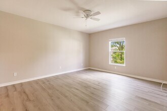 27410 Palmesta Circle in Bonita Springs, FL - Building Photo - Building Photo