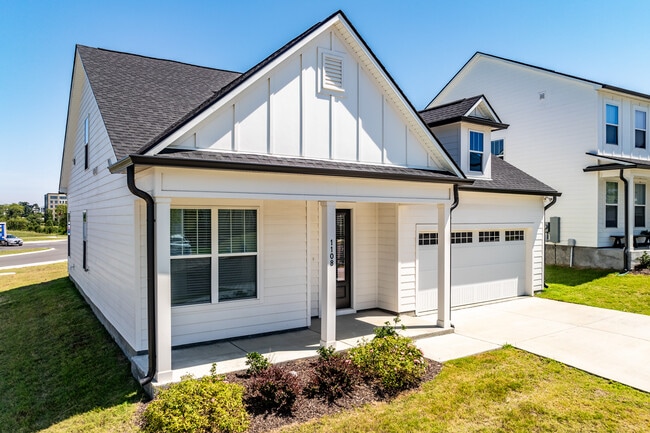 1104 Residences in Antioch, TN - Building Photo - Building Photo