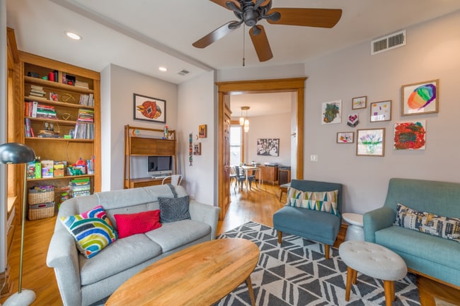 3115 W Belden Ave in Chicago, IL - Building Photo - Building Photo