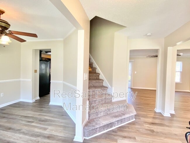 1319 Pinecroft Ln in Chesapeake, VA - Building Photo - Building Photo