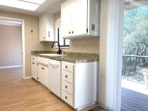 18072 Jayhawk Dr in Penn Valley, CA - Building Photo - Building Photo