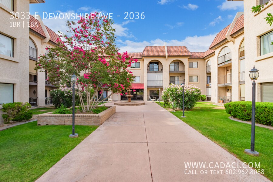 3033 E Devonshire Ave in Phoenix, AZ - Building Photo