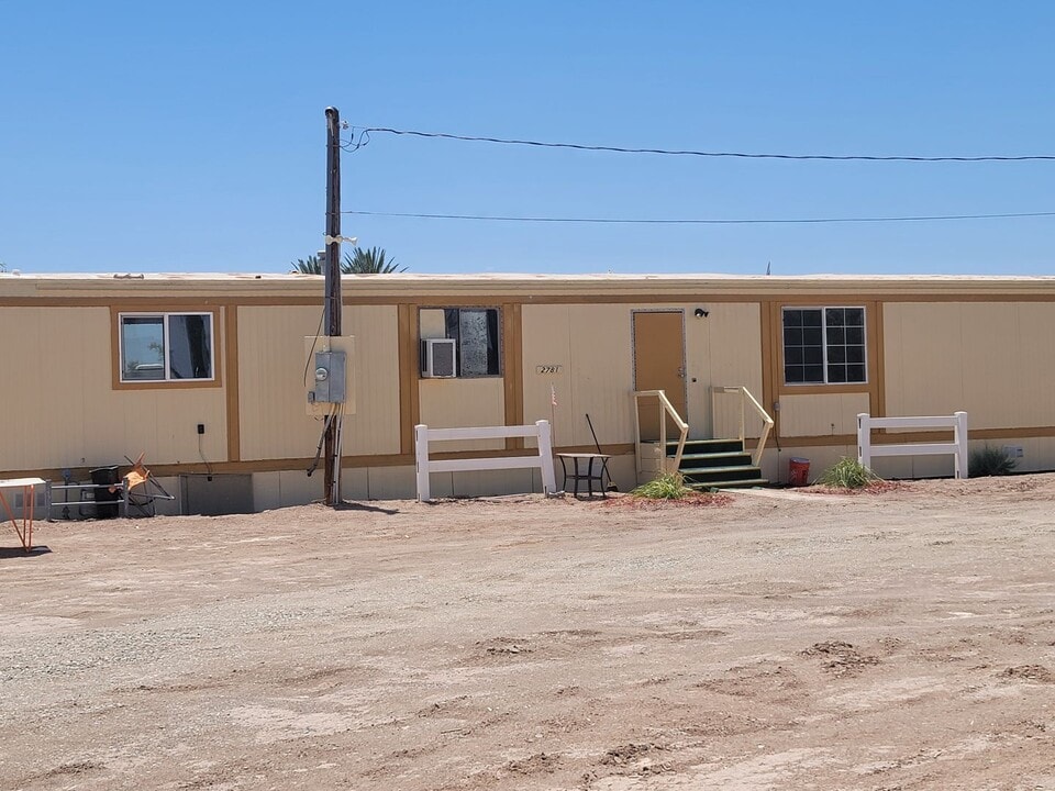 2781 W Evan Hewes Hwy in Imperial, CA - Building Photo