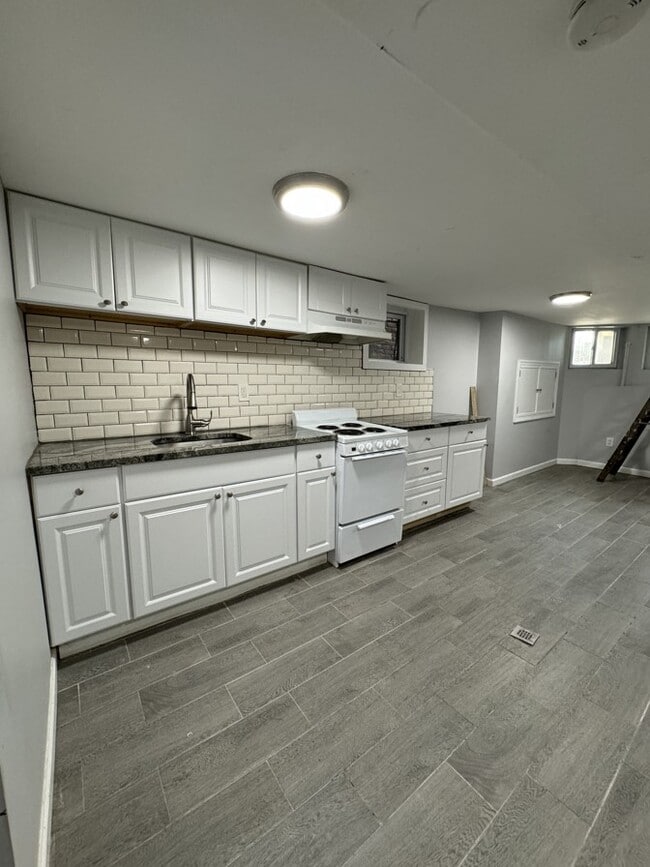 159 Bidwell Ave, Unit 2 in Jersey City, NJ - Building Photo - Building Photo