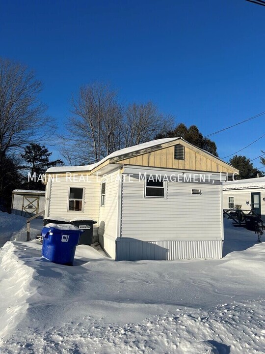 799 Stillwater Ave in Old Town, ME - Building Photo