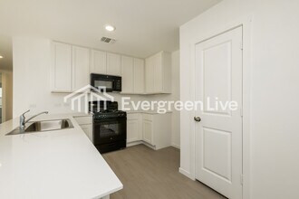 12528 Huntington Rdg Wy in Oklahoma City, OK - Building Photo - Building Photo