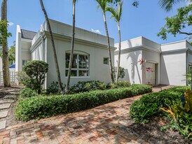 8367 Baytree Dr in Indian River Shores, FL - Building Photo