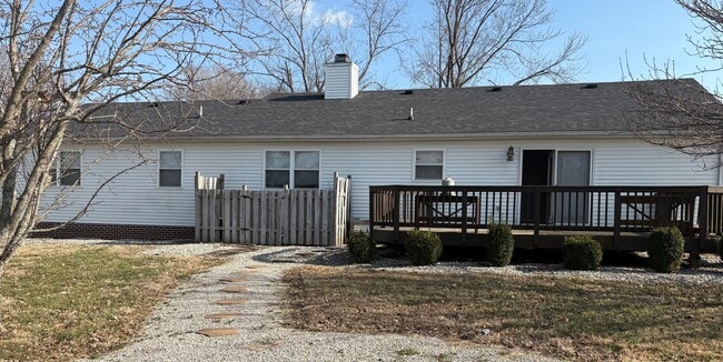 32 N Needmore Acres Rd in Glasgow, KY - Building Photo - Building Photo