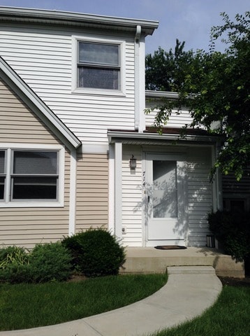 property at 714 Inverrary Ln