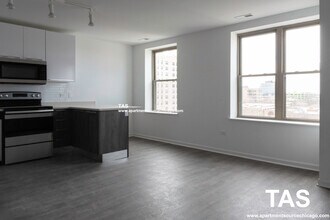 940 W Winona St, Unit 804 in Chicago, IL - Building Photo - Building Photo