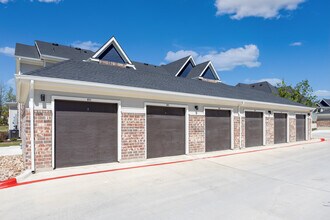 Emerson at Buda in Buda, TX - Foto de edificio - Building Photo