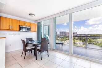 16500 Collins Ave, Unit 655 in Sunny Isles Beach, FL - Foto de edificio - Building Photo