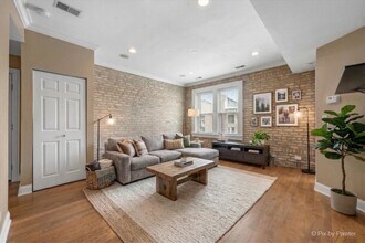 6146 N Ravenswood Ave in Chicago, IL - Building Photo - Building Photo