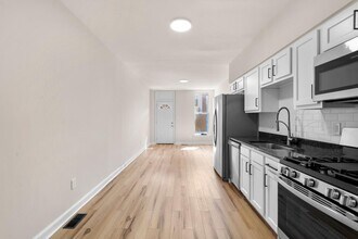 428 N Patterson Park Ave in Baltimore, MD - Building Photo - Building Photo