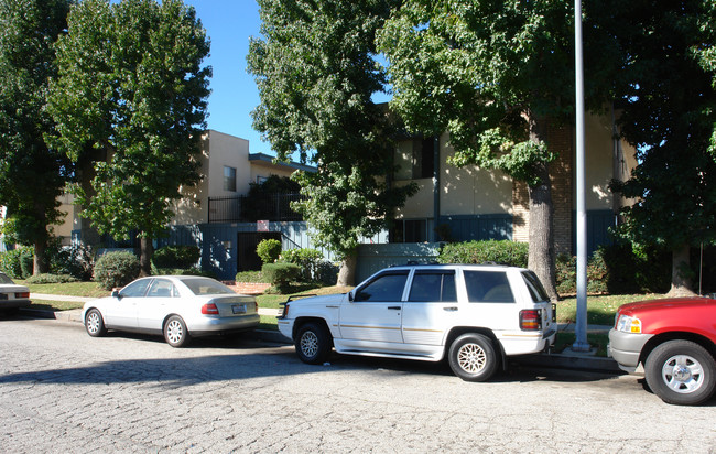 5107 Buffalo Ave in Sherman Oaks, CA - Building Photo - Building Photo