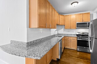 6110 N Winthrop Ave in Chicago, IL - Building Photo - Building Photo