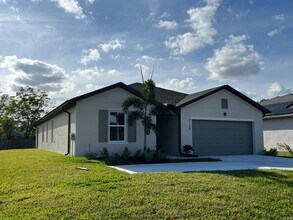 2156 SW Cameo Blvd in Port St. Lucie, FL - Building Photo - Building Photo