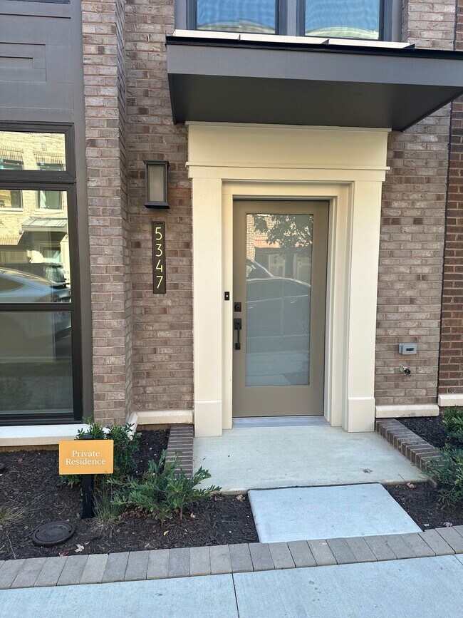 5347 Zenith Overlook in Bethesda, MD - Building Photo - Building Photo