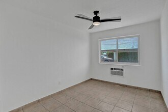 2160 E Bay Harbor Dr in Bay Harbor Islands, FL - Building Photo - Building Photo