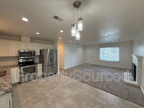 426 J St in Lathrop, CA - Building Photo - Building Photo