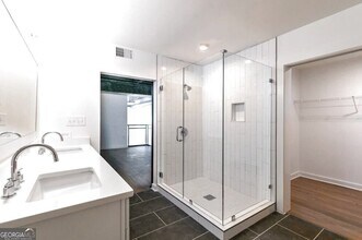 230 18th St NW, Unit 11306 in Atlanta, GA - Building Photo - Building Photo