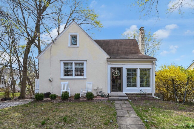 property at 15 N Henry St