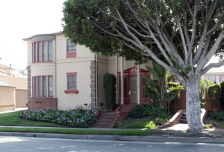 5360-5362 W Olympic Blvd in Los Angeles, CA - Foto de edificio - Building Photo