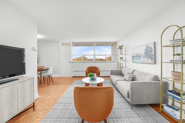 41 Warrender Ave in Toronto, ON - Building Photo - Building Photo