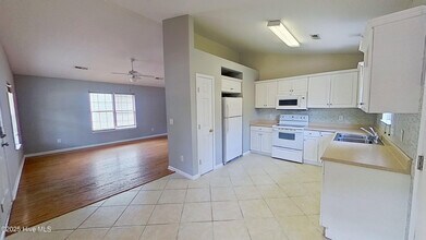 4156 Sunglow Dr in Wilmington, NC - Building Photo - Building Photo
