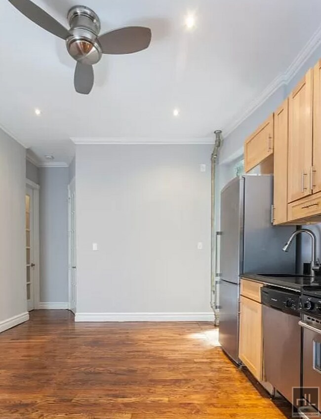 NO FEE One Bed in Soho! Won't Stay on the  in New York, NY - Building Photo - Building Photo