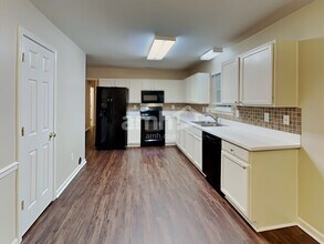 6017 Spanish Moss Ln in Charlotte, NC - Building Photo - Building Photo