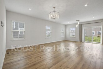 380 Crownover Way in Lewis Center, OH - Building Photo - Building Photo