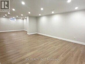 17 Fairway Heights Crescent in Markham, ON - Building Photo - Building Photo