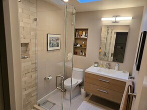 111 Escanyo Way in Menlo Park, CA - Building Photo - Building Photo