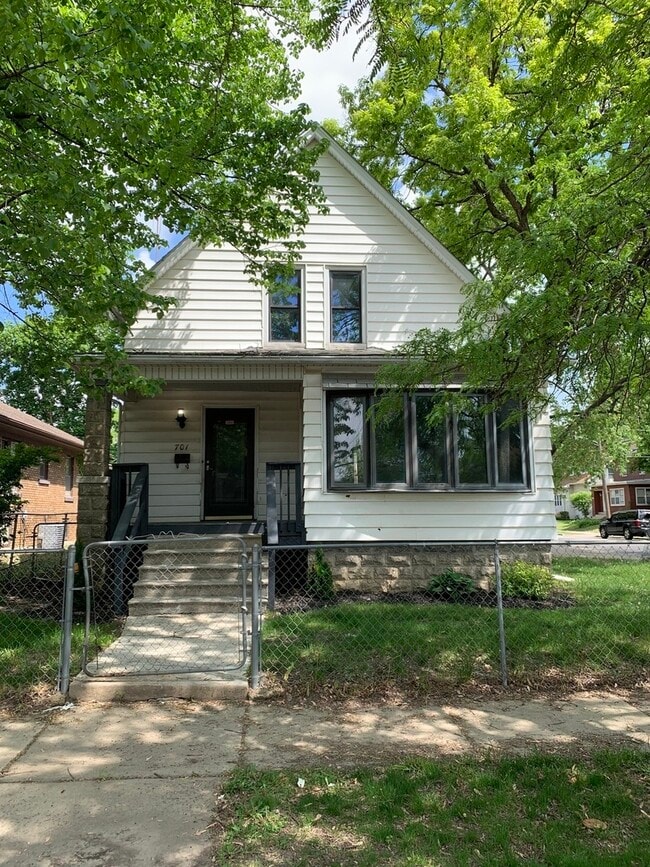 property at 701 W Marion St