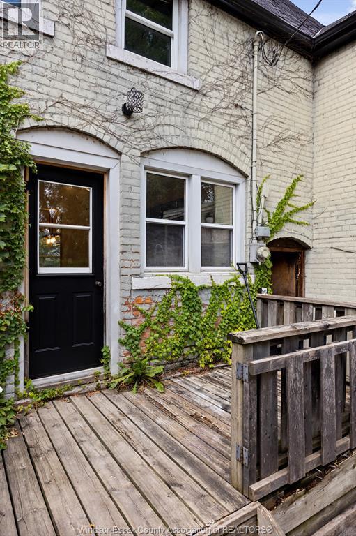 2123 Ontario St in Windsor, ON - Building Photo - Building Photo