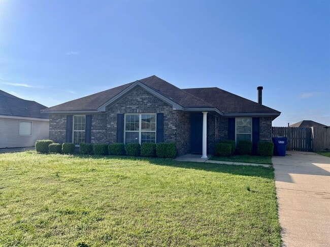 537 Cotton Lakes Blvd in Wetumpka, AL - Foto de edificio - Building Photo