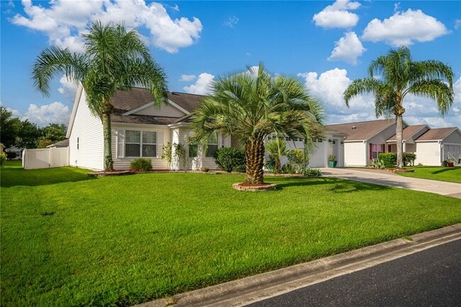 5087 NE 121st Ave in Oxford, FL - Building Photo - Building Photo