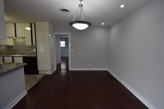 11204 Peach Grove St in Los Angeles, CA - Building Photo - Building Photo