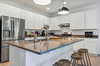 2163 Bay Line Rd in Oakland, FL - Building Photo - Building Photo