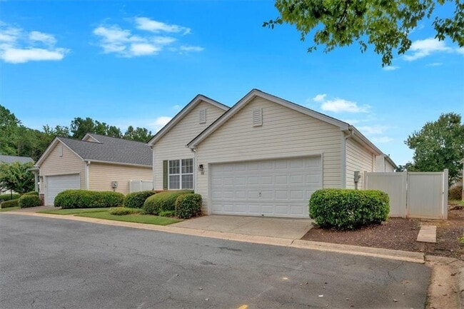 106 Manley Ct in Woodstock, GA - Foto de edificio - Building Photo
