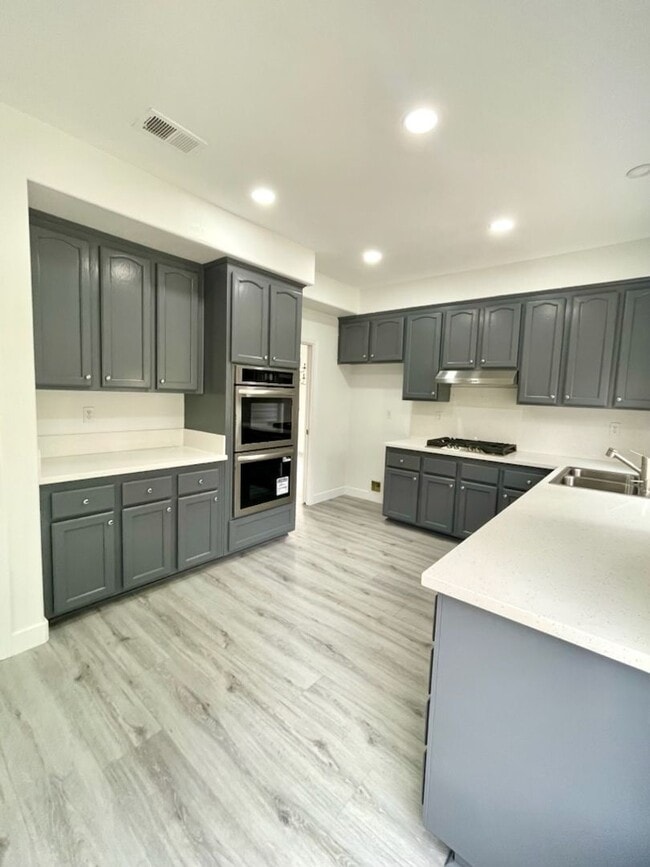 659 Rosita Ct in Chula Vista, CA - Foto de edificio - Building Photo