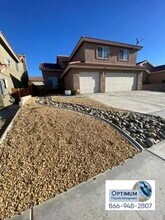 17600 Caprice Way in Victorville, CA - Building Photo - Building Photo