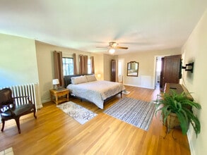 15388 Glynn Rd in East Cleveland, OH - Foto de edificio - Building Photo